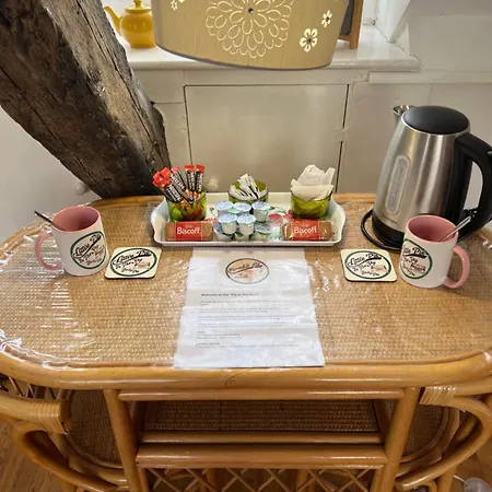 Pie In The Sky * Уитби